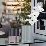 فازة سيراميك ذيتي متموجة وودي