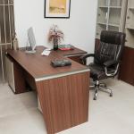 كرسي مكتب جلد بني وودي