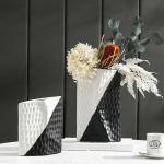 فازة أبيض وأسود كبيرة وودي