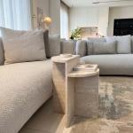 ريفولي طاولة جانبية ترافرتين بيج وودي