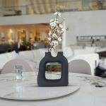 فازة ديكورية سيراميك سوداء كبيرة وودي