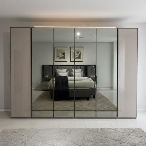 نيو ايلات دولاب ملابس 6 أبواب وودي