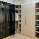 أروبا دولاب زاوية 1 باب مساحة تعليق وأرفف تخزين وودي